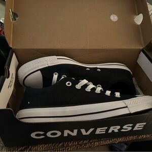 Size 8 womens brand new
